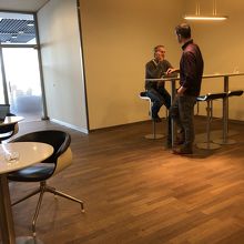 セネターラウンジ内の喫煙室