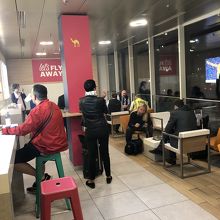 A10搭乗口近くの一般喫煙室