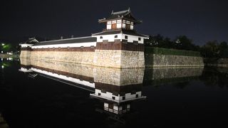 太鼓櫓が内堀に綺麗に映り込んでいて綺麗でした