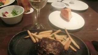 ファミレス風の手軽なレストラン