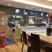 時間帯によってはすいています。