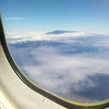 機内からの景色　マウイ島・ハレアカラ山方面