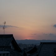 秋の夕暮れ時の金戒光明寺は物寂しい風情… 日没を眺めるのもオツ