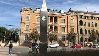 観光客に人気なのは旧市街の方ですが