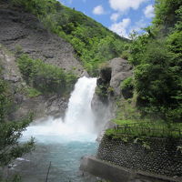 直ぐ傍には田代ダムがあり余水吐からの放流が大迫力