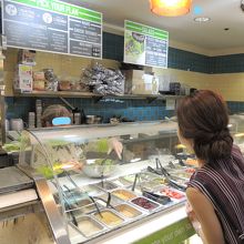 サラダの大きさや、ドレッシングも選べます