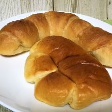 クリームパンと塩パンだったかと。