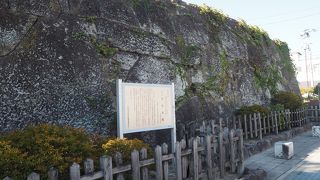 武士の居住地と町人の居住地を分けた門
