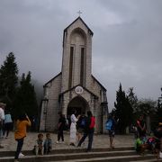 サパの町の中心にある小さな教会