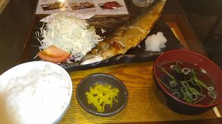 大サバ塩焼きは期待したほどの脂ではなかったが