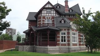 港の近くで映えて見える