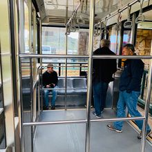 ケーブルカー内