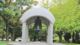 鐘を撞くことが出来る様です