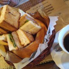 リングトーストのカツサンド