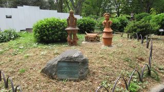 日比谷公園に「はにわ像」が二体あります