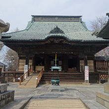 左右で違う灯籠