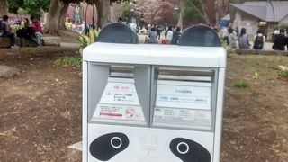 ポストの上にもしっかり耳が2つ