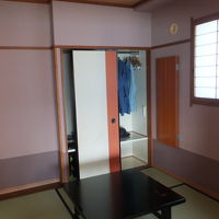 部屋の中、ふすまで部屋が仕切られて、良く工夫されている