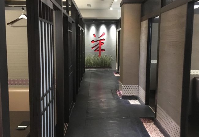 心斎橋筋商店街沿いにある火鍋屋さんです