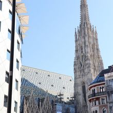 シュテファン寺院も見えてきます