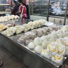 ここのお店は列が出来ていました。