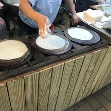 この方の手さばきに見入ってしまった。見飽きない手さばき。。