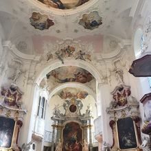 マイナウ城の隣の教会