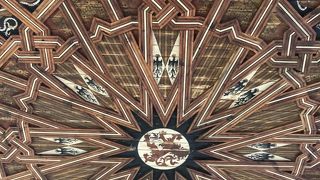 最初に修道院という事行きましたが、教会だったんですね。天井や床などが凄い奇麗でした。