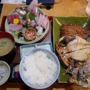 人気の定食屋