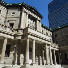 本館中庭は必見！　中は只今、改装中。　来春公開予定。