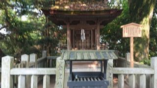 三穂津姫社の向かい側