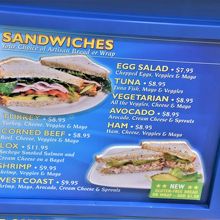 サンドイッチがいろいろあって、ランチに食べた