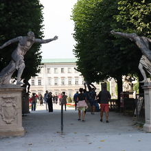 宮殿とは反対側の入り口