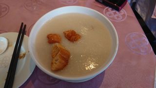 日曜日の朝、深夜の保険