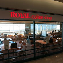 朝早かったので、お客は少なめ