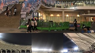 正面から見ると欧州のスタジアムっぽい