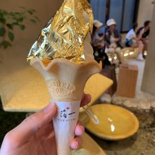 金箔ソフトクリーム891円』by kaori｜箔一 (東山店)のクチコミ