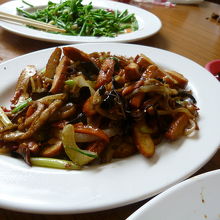 烏賊、薩摩揚げ、野菜炒め、烏賊は堅かった