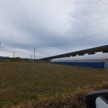 左が日豊線、右がリニア