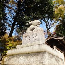 狛犬の代わりにうさぎ。