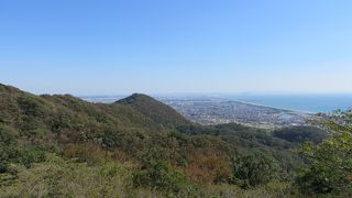 相模湾、江の島が一望