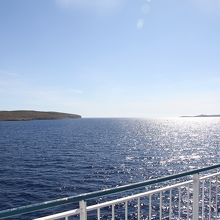 ～左手側がゴゾ島、右手側がマルタ島です～