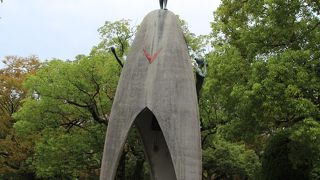 原爆で亡くなった子どもたちの霊を慰める像