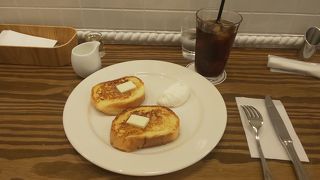 フレンチトーストのトッピングが豊富