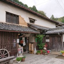 昔からの造り酒屋(試飲も出来ます)