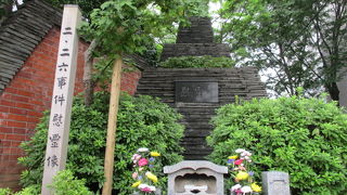 観音像と説明板があり見ごたえあります。