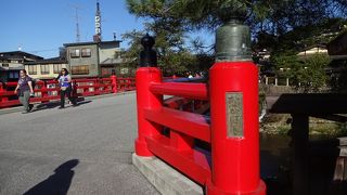 宮川にかかる一番華やかな橋。