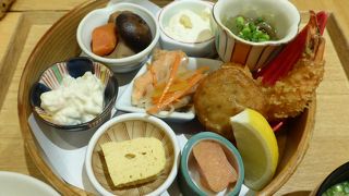 楽屋めしは色々食べれて楽しい