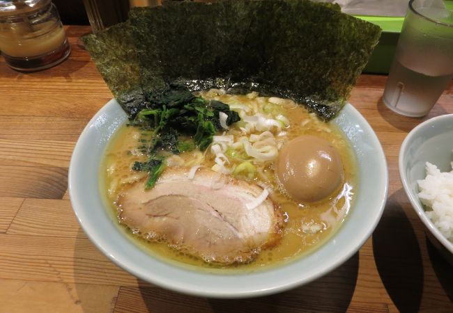 横浜駅西口からすぐ、並ばずともうまい!!