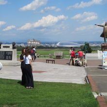 羊ヶ丘展望台にあります